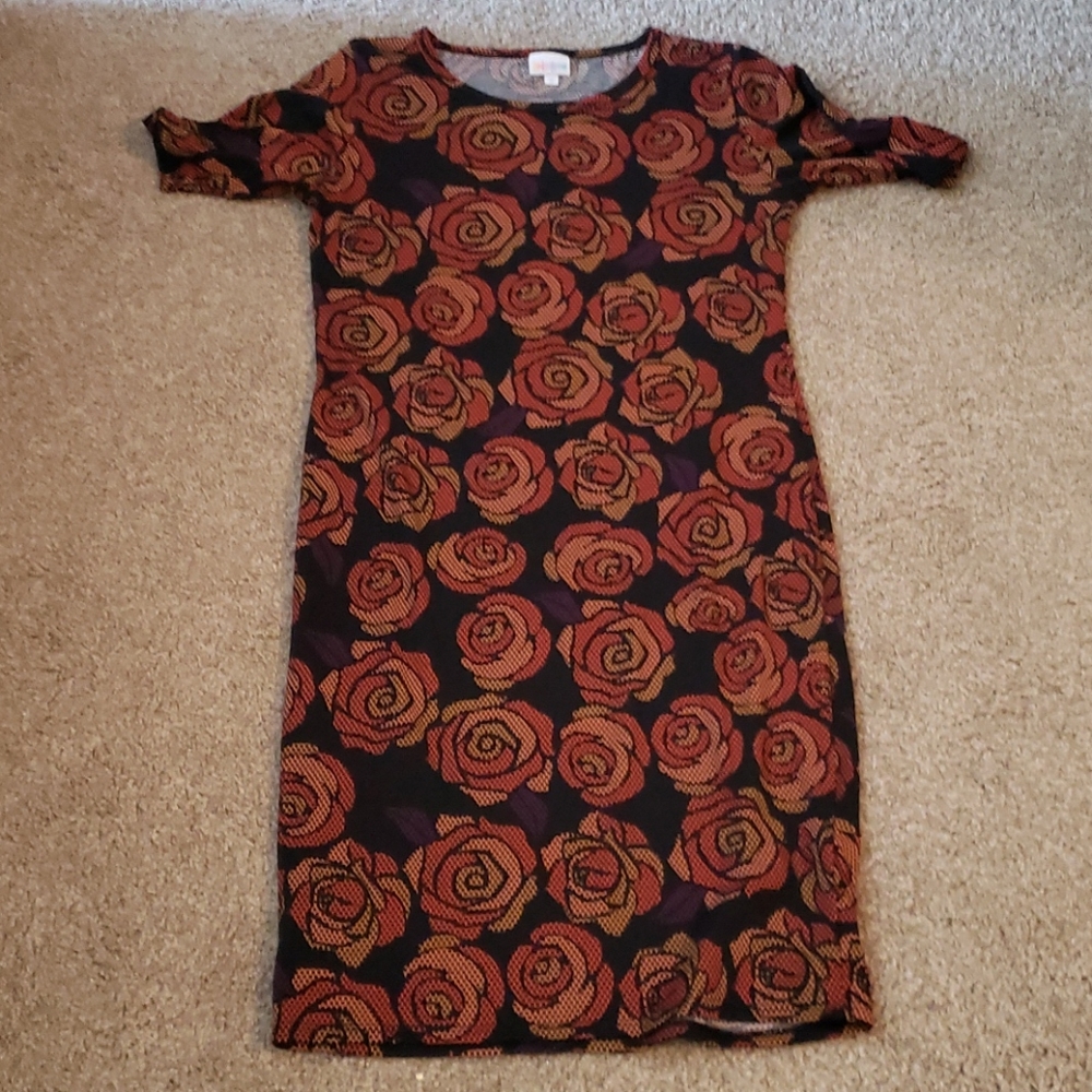 🎉5️⃣ for 2️⃣5️⃣ 🎉
Lularoe Julia Medium